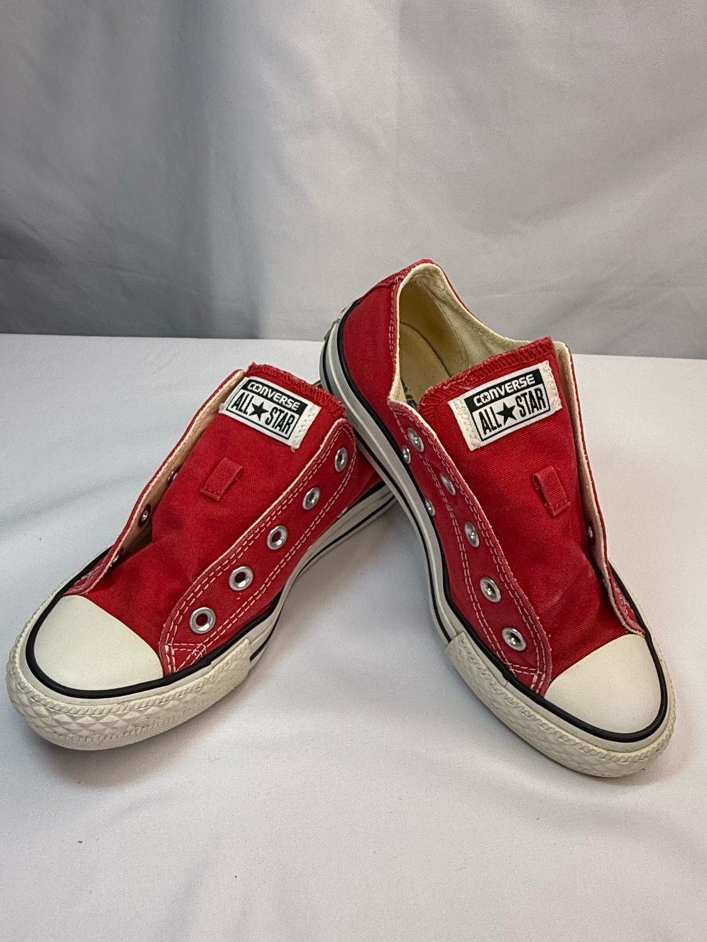 Converse Mens 4/Women’s 6 Red Chuck Taylor All Star Sneakers EUC